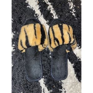 Zebra Print Fur Slides